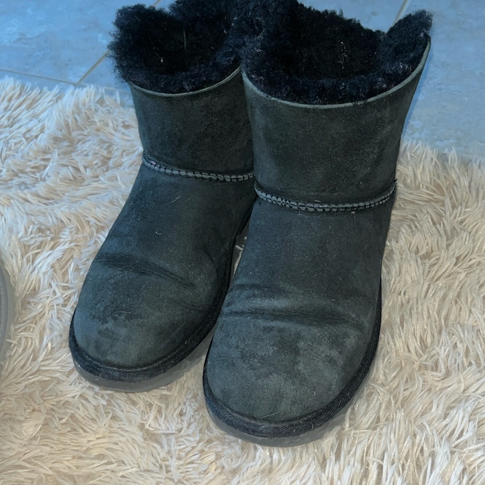 Bailey Bow Uggs - image 3